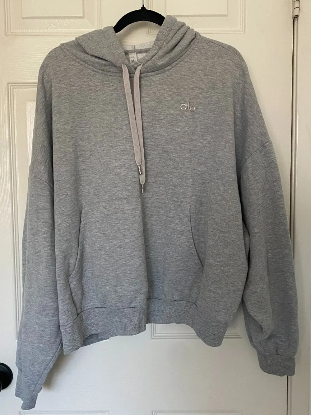 ALO Yoga | Accolade Hoodie in Gray